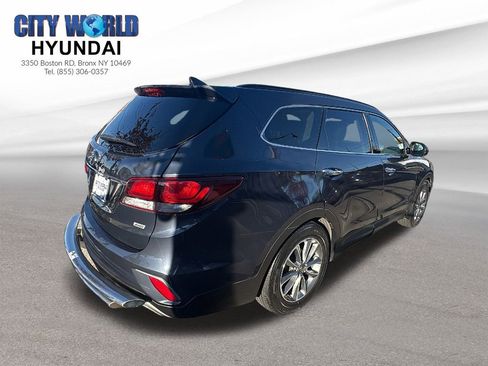 Used 2017 Hyundai Santa Fe SE image 5