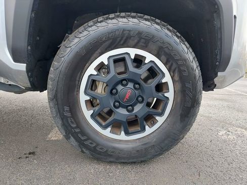 Used 2024 Toyota Tacoma TRD Off-Road image 29