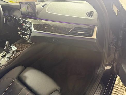 Used 2023 BMW 530i xDrive image 23