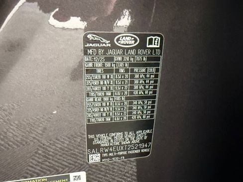 New 2026 Land Rover Discovery Limited Edition image 21