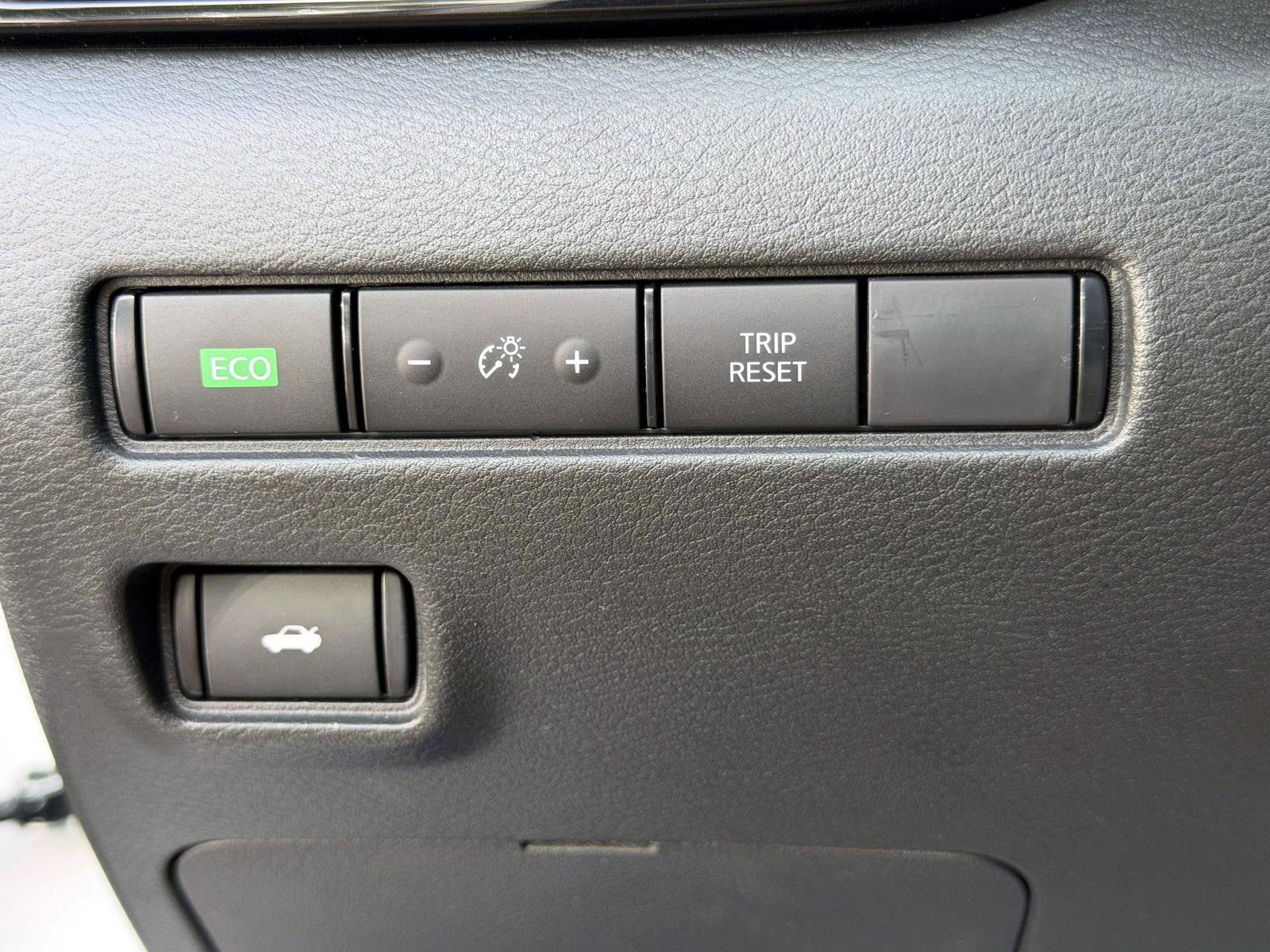 Used 2023 Nissan Sentra SV w/ SV Premium Package FWD image 20