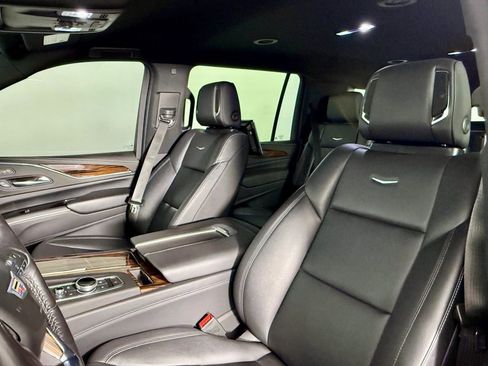 Used 2022 Cadillac Escalade ESV Luxury image 5