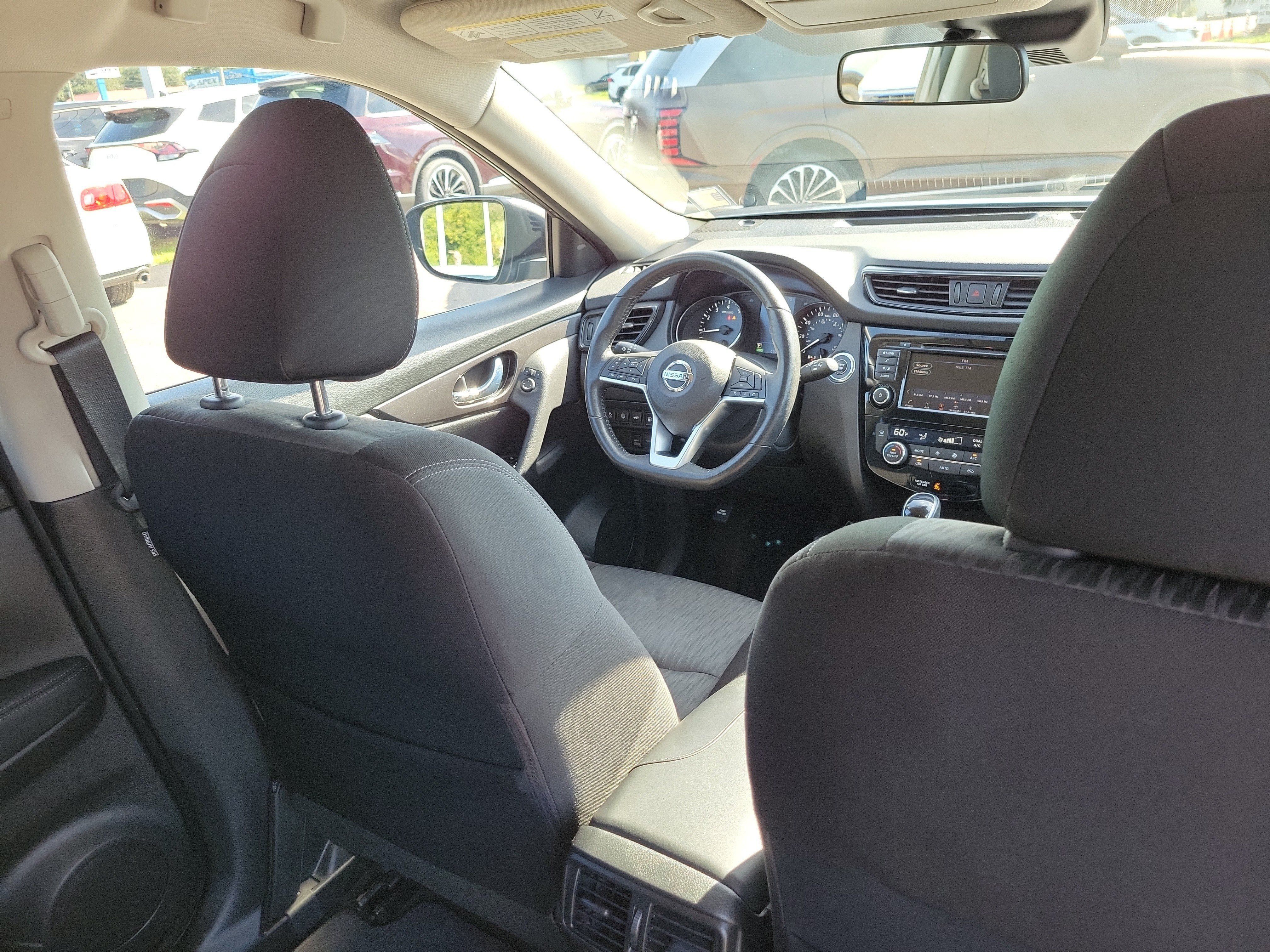 Used 2019 Nissan Rogue SV AWD/4WD image 12