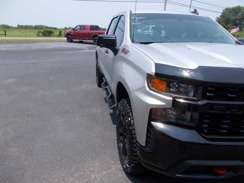 Used 2021 Chevrolet Silverado 1500 Custom Trail Boss w/ LPO, Dark Essentials Package AWD/4WD image 10
