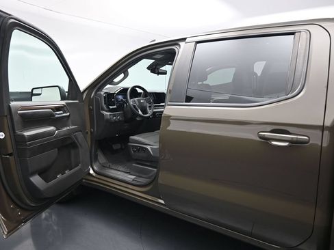 Used 2023 Chevrolet Silverado 1500 LT RWD image 8