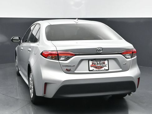 Used 2025 Toyota Corolla LE FWD image 4