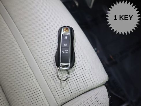 Used 2026 Porsche Cayenne AWD/4WD image 40
