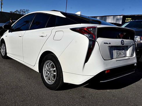 Used 2016 Toyota Prius Two image 5