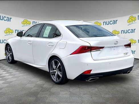 Used 2017 Lexus IS 200t w/ Premium Package RWD image 4