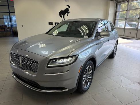 Used 2023 Lincoln Nautilus AWD w/ Premium Package image 4
