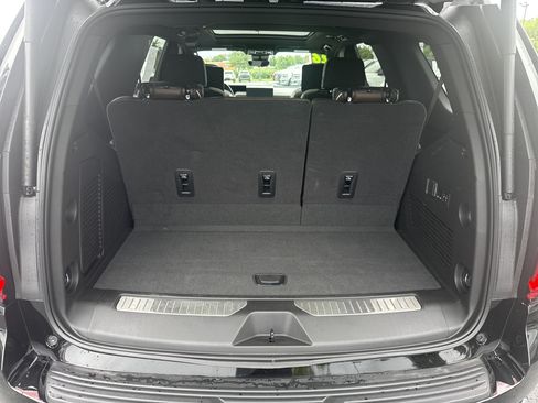 Used 2026 GMC Yukon Denali Ultimate AWD/4WD image 8