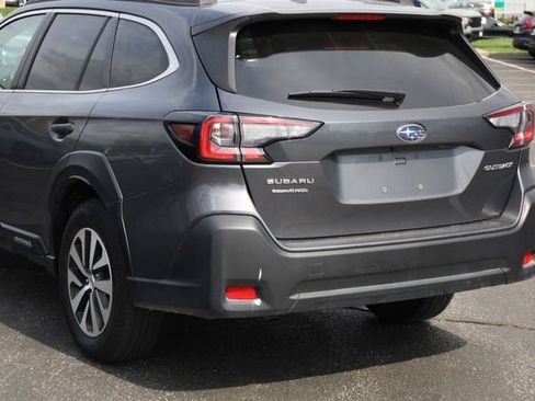 Used 2025 Subaru Outback Premium AWD/4WD image 7
