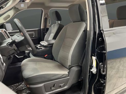 Used 2022 RAM 1500 Classic SLT image 4