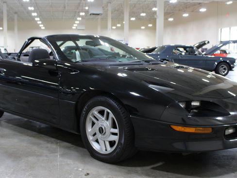 Used 1995 Chevrolet Camaro Z28 RWD image 6