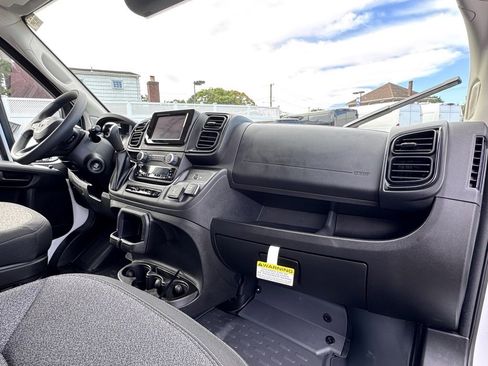 Used 2025 RAM ProMaster 3500 w/ Convenience Group image 19