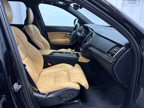 Used 2024 Volvo XC90 B6 Ultimate w/ Protection Package Premier AWD/4WD image 32
