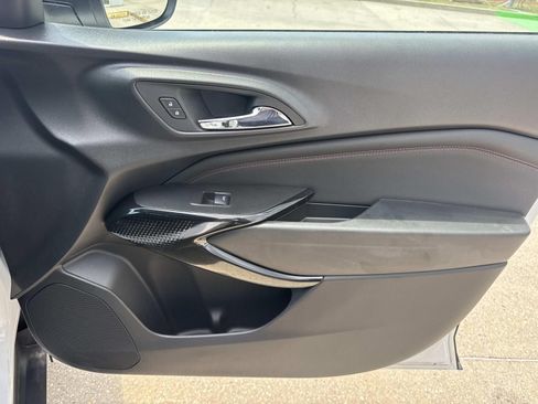 Used 2025 Chevrolet Trax RS w/ Sunroof Package FWD image 14