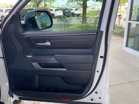 Used 2022 Toyota Tundra SR5 w/ SR5 Premium Package image 25