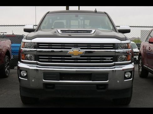 Used 2019 Chevrolet Silverado 2500 LTZ w/ Duramax Plus Package AWD/4WD image 6
