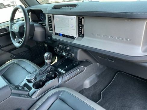 Used 2025 Ford Bronco Outer Banks AWD/4WD image 19