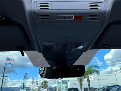 New 2026 Volkswagen Taos SE image 14