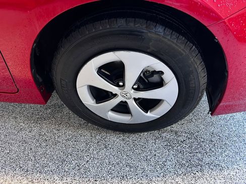 Used 2014 Toyota Prius Four image 7