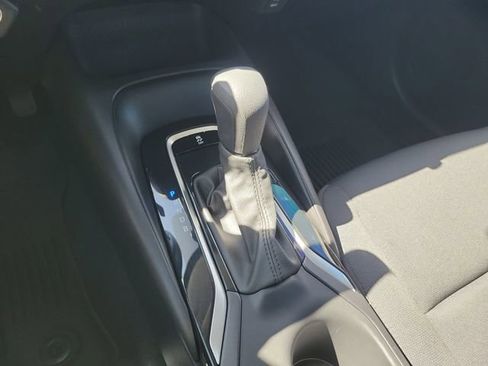 Used 2025 Toyota Corolla LE FWD image 21