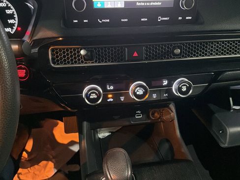 Used 2022 Honda Civic LX image 8