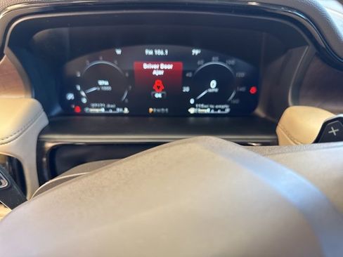 Used 2022 Lincoln Nautilus Reserve w/ Equipment Group 201A image 19