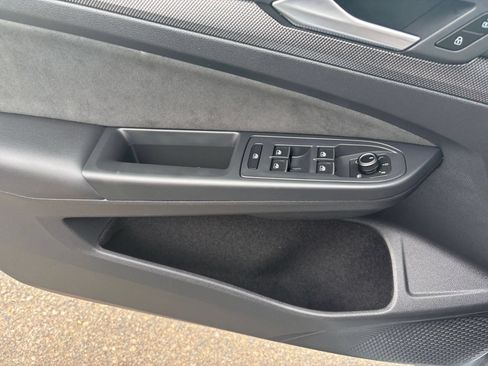 Used 2026 Volkswagen Golf S FWD image 18
