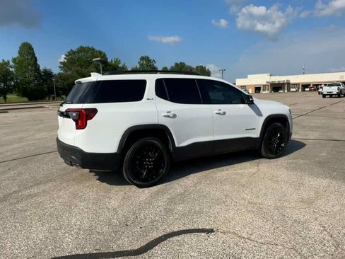 Certified 2023 GMC Acadia SLT w/ Elevation Edition FWD image 8