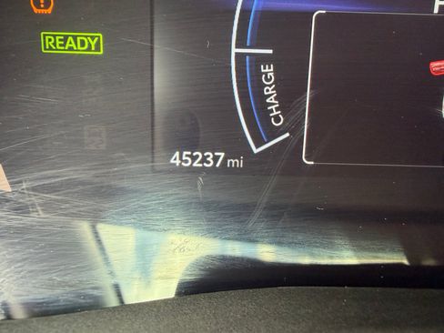 Used 2025 Toyota Camry SE FWD image 17
