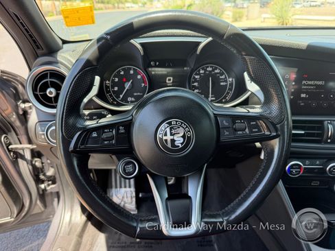 Used 2022 Alfa Romeo Giulia Veloce RWD image 18