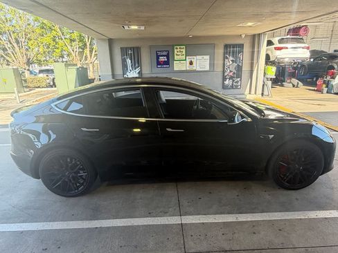 Used 2019 Tesla Model 3 Standard Range RWD image 4