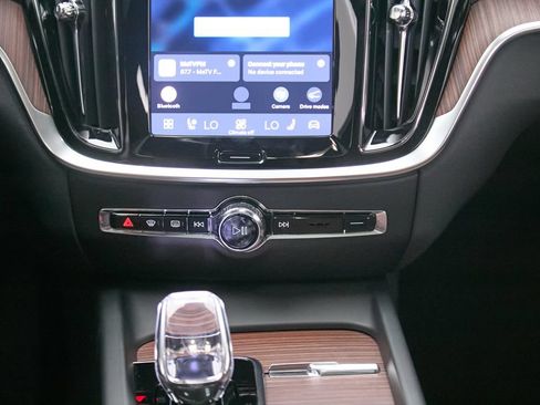 Certified 2025 Volvo V60 B5 Cross Country Ultra AWD/4WD image 30