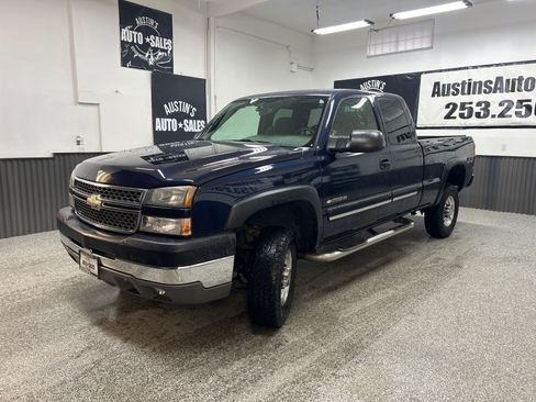 Used 2005 Chevrolet Silverado 2500 LS w/ Skid Plate Package image 3