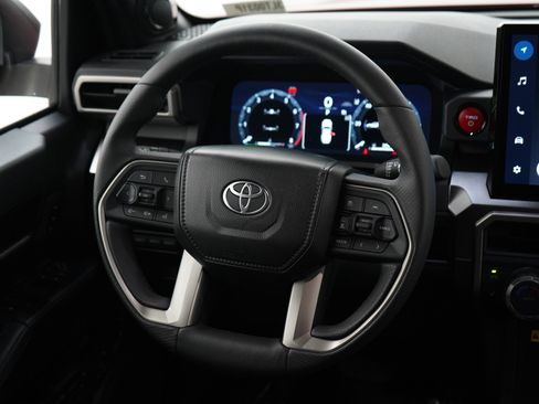 Used 2025 Toyota 4Runner TRD Off-Road Premium AWD/4WD image 14