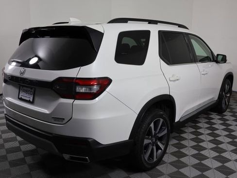Used 2023 Honda Pilot Touring image 8