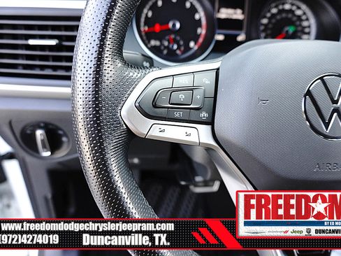Used 2021 Volkswagen Atlas Cross Sport SE w/ Panoramic Sunroof Package FWD image 24