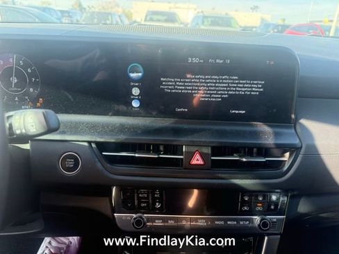 Certified 2025 Kia Seltos EX w/ EX Sunroof Package image 6