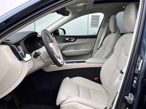 New 2026 Volvo XC60 B5 Ultra w/ Climate Package image 15
