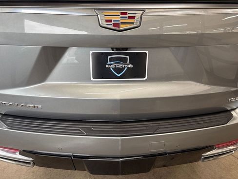 Used 2023 Cadillac Escalade Premium Luxury w/ Performance Package AWD/4WD image 21