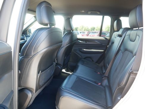 Used 2023 Jeep Grand Cherokee Altitude AWD/4WD image 37