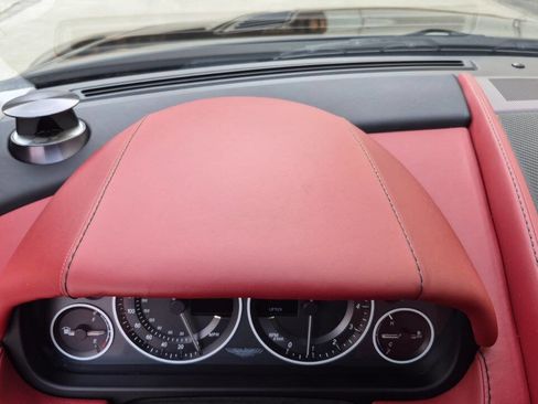 Used 2011 Aston Martin V12 Vantage Base 2dr Coupe image 23