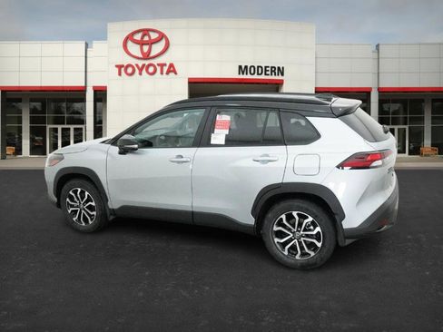 New 2026 Toyota Corolla Cross SE image 11