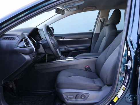 Used 2021 Toyota Camry LE image 8