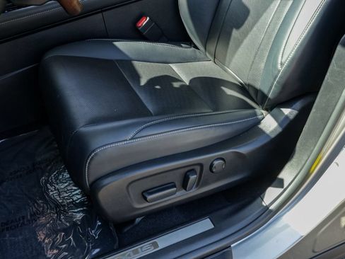 Used 2020 Lexus RX 350L FWD w/ Premium Package image 19