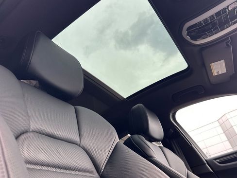 New 2025 Porsche Macan image 19