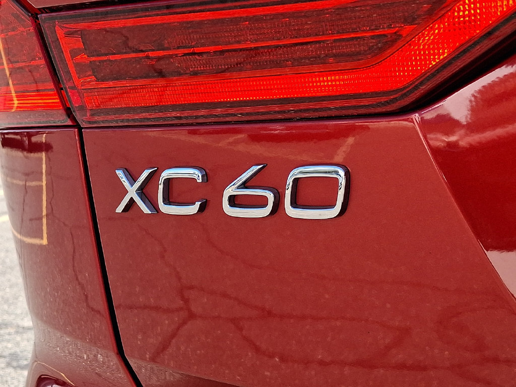 Used 2023 Volvo XC60 B5 Core AWD/4WD image 34