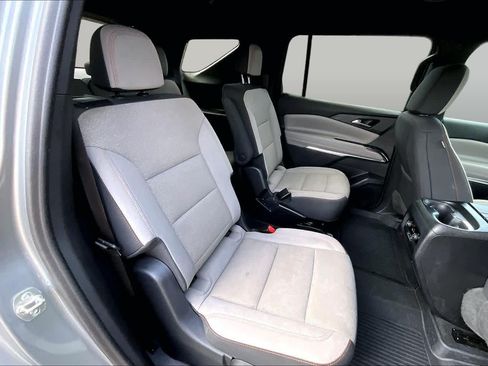 Used 2024 Chevrolet Traverse LT FWD image 20